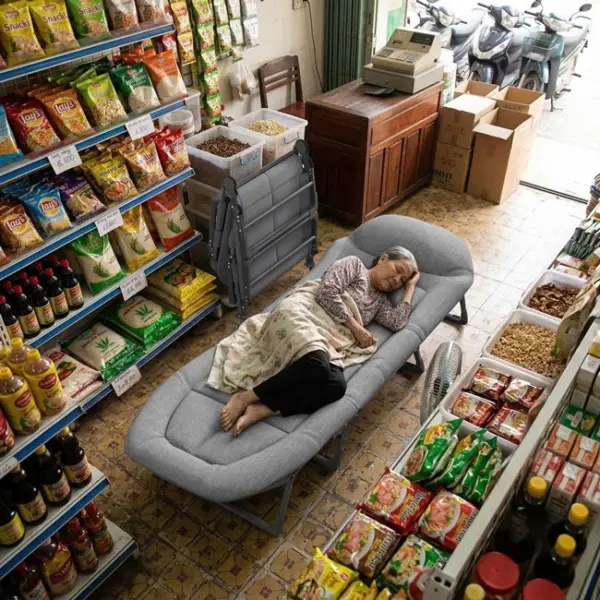 Giường Xếp Nhỏ Gọn Cơ Động Cho Quầy Tạp Hóa Có Không Gian Chật Hẹp